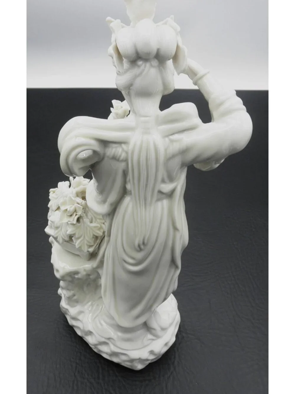 Porcelain Geisha Figurine Statue Cream Colored Bird Hat Flowers 11 IN Exquisite! - Picture 9 of 16
